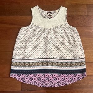 SALE!! Girls boho tank in violet, navy, cream pattern, lace detail. Size: M.